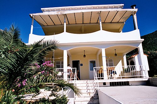 Apartments Čaveliš exterior view in Žuljana